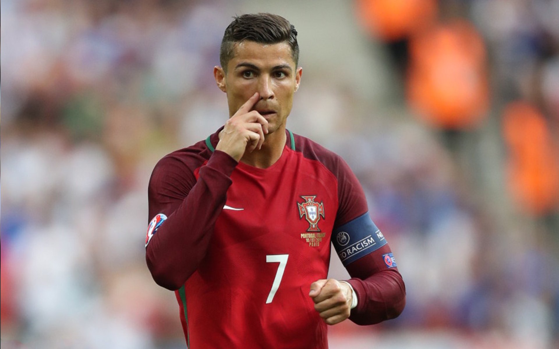 UFC女拳手火爆瞬间：冲上栏杆狂欢的背后故事